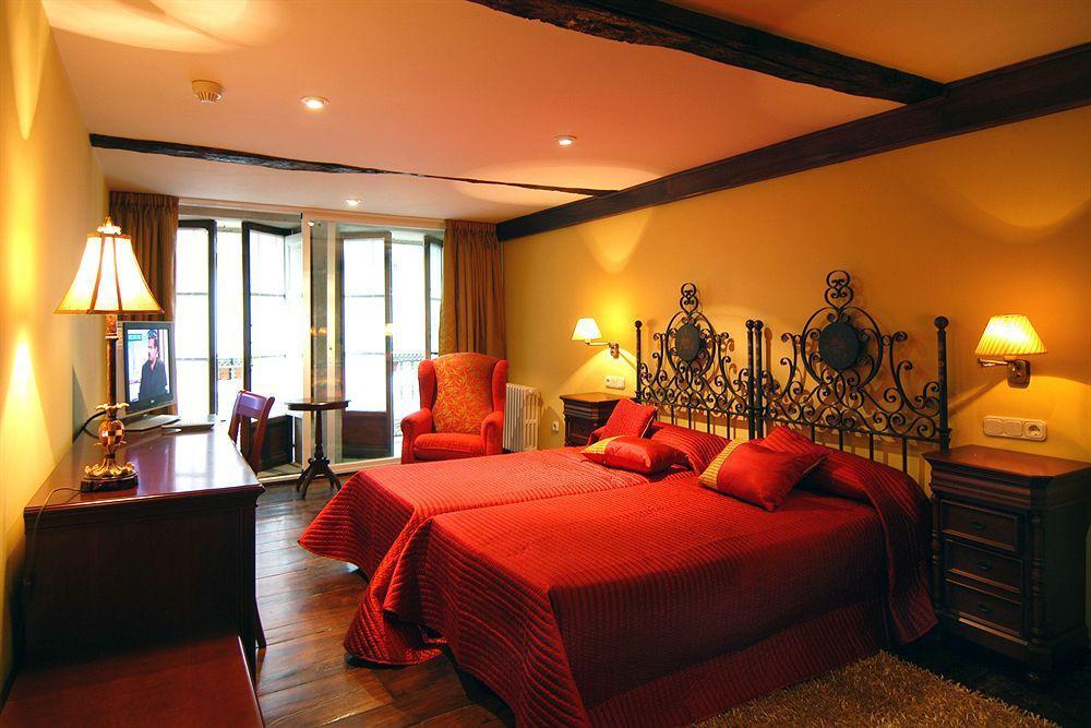 Hostal Santo Grial Santiago de Compostela Exterior foto