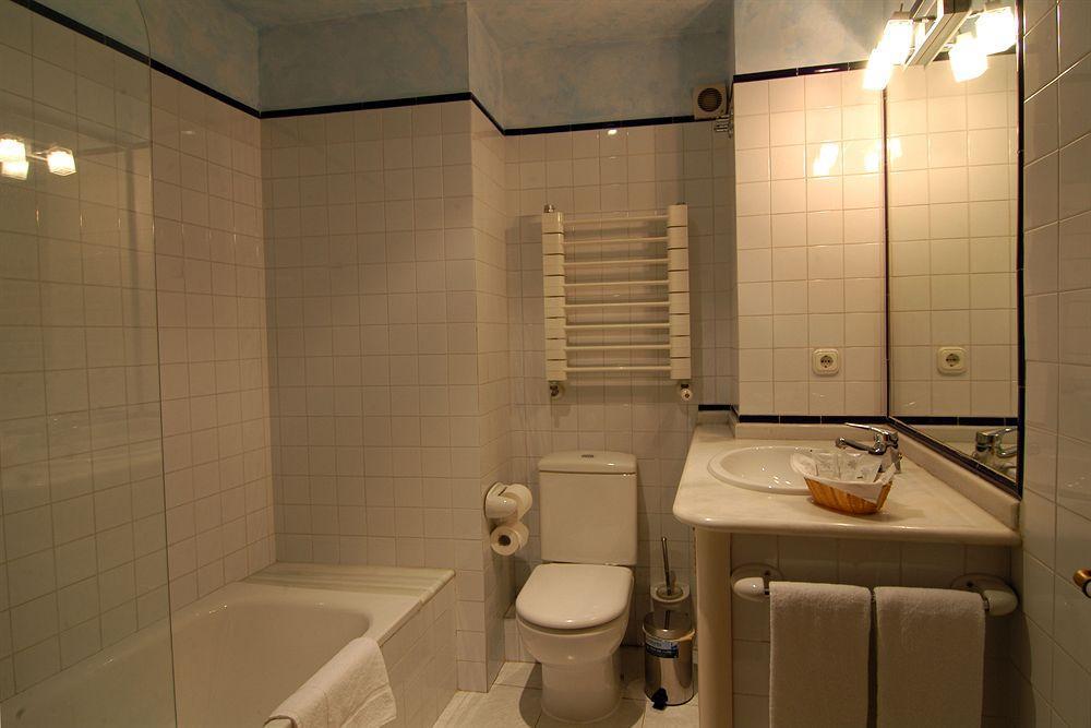 Hostal Santo Grial Santiago de Compostela Exterior foto