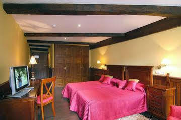 Hostal Santo Grial Santiago de Compostela Exterior foto