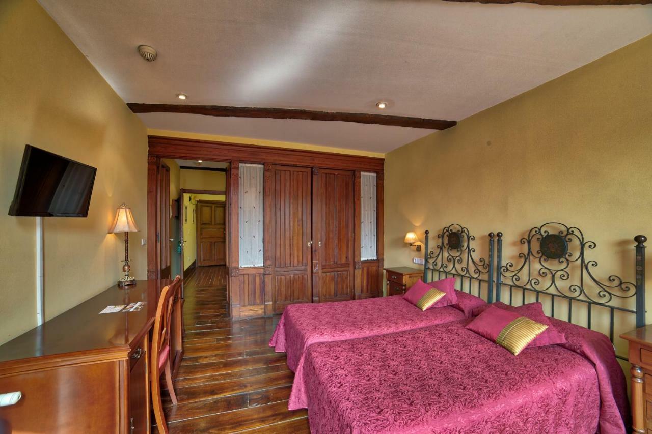 Hostal Santo Grial Santiago de Compostela Exterior foto